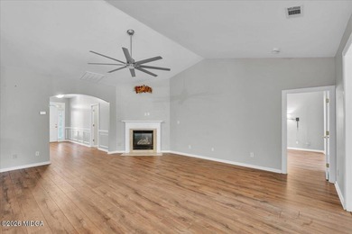 Beautifully maintained 3 Bedroom, 2 Bath home located in the on Barrington Hall Golf Course in Georgia - for sale on GolfHomes.com, golf home, golf lot