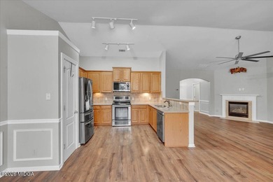 Beautifully maintained 3 Bedroom, 2 Bath home located in the on Barrington Hall Golf Course in Georgia - for sale on GolfHomes.com, golf home, golf lot