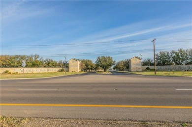 Stunning 5-Bedroom Home with Modern Amenities in Woodway, TX on Twin Rivers Golf Club in Texas - for sale on GolfHomes.com, golf home, golf lot