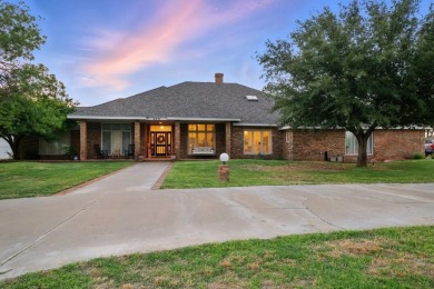 AMAZING price on remodeled, North Greentree home on the golf on Green Tree Country Club in Texas - for sale on GolfHomes.com, golf home, golf lot