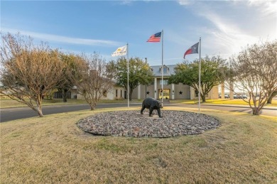 Stunning 5-Bedroom Home with Modern Amenities in Woodway, TX on Twin Rivers Golf Club in Texas - for sale on GolfHomes.com, golf home, golf lot