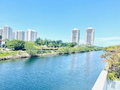 Bright and spacious 2b/2b condo has a split floor plan and on Turnberry Isle Resort and Club in Florida - for sale on GolfHomes.com, golf home, golf lot