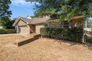 This 2,112 sq ft and 3 bed/2 bath family-friendly home is on Vache-Grasse Country Club in Arkansas - for sale on GolfHomes.com, golf home, golf lot