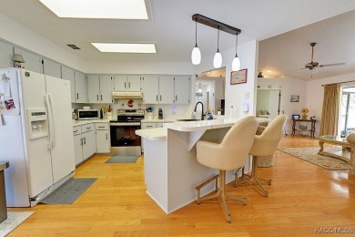 Welcome to this lovely, bright and updated 3 bedroom 2 bath 2 on Citrus Hills Golf Club in Florida - for sale on GolfHomes.com, golf home, golf lot