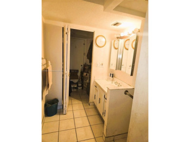 PERFECT OPPORTUNITY TO OWN A VERY LARGE 2 BEDROOM / 2 BATHROOM on Inverrary Country Club in Florida - for sale on GolfHomes.com, golf home, golf lot