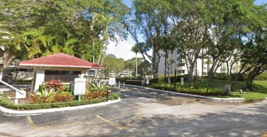 PERFECT OPPORTUNITY TO OWN A VERY LARGE 2 BEDROOM / 2 BATHROOM on Inverrary Country Club in Florida - for sale on GolfHomes.com, golf home, golf lot