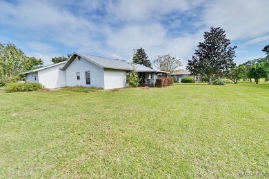 Welcome to this lovely, bright and updated 3 bedroom 2 bath 2 on Citrus Hills Golf Club in Florida - for sale on GolfHomes.com, golf home, golf lot