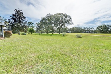Welcome to this lovely, bright and updated 3 bedroom 2 bath 2 on Citrus Hills Golf Club in Florida - for sale on GolfHomes.com, golf home, golf lot