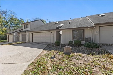 Don't miss out on this 2 Bedroom, 2 Full Bath AND 2 CAR GARAGE on Minor Park Golf Course in Missouri - for sale on GolfHomes.com, golf home, golf lot