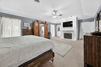 Charming Green Tree home with fresh exterior paint, circle drive on Green Tree Country Club in Texas - for sale on GolfHomes.com, golf home, golf lot