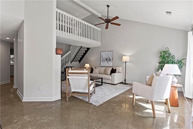 Don't miss out on this 2 Bedroom, 2 Full Bath AND 2 CAR GARAGE on Minor Park Golf Course in Missouri - for sale on GolfHomes.com, golf home, golf lot