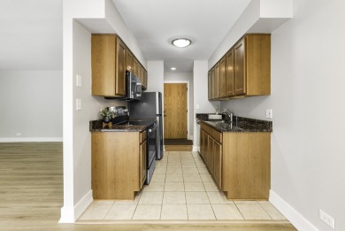 Welcome to this fabulous first-floor end-unit condo-Four Lakes' on River Bend Golf Club in Illinois - for sale on GolfHomes.com, golf home, golf lot