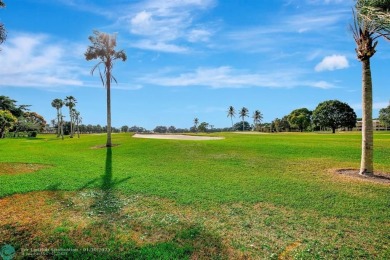 Beautiful golf course views right out back of this home in the on Bonaventure Country Club in Florida - for sale on GolfHomes.com, golf home, golf lot