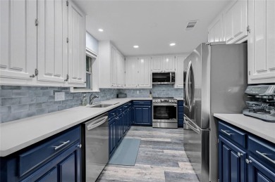 Discover your dream home on the #1 hole of Lake Kiowa's premier on Lake Kiowa Golf Course in Texas - for sale on GolfHomes.com, golf home, golf lot