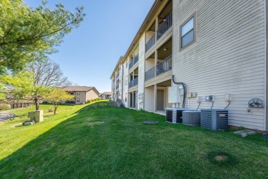 Sellers are offering an $1,000 dollar sellers credit. Indulge in on Pointe Royale Village Country Club in Missouri - for sale on GolfHomes.com, golf home, golf lot
