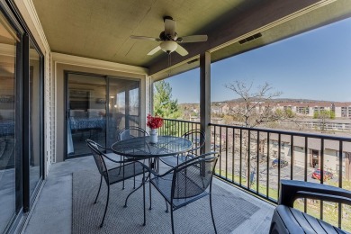 Sellers are offering an $1,000 dollar sellers credit. Indulge in on Pointe Royale Village Country Club in Missouri - for sale on GolfHomes.com, golf home, golf lot