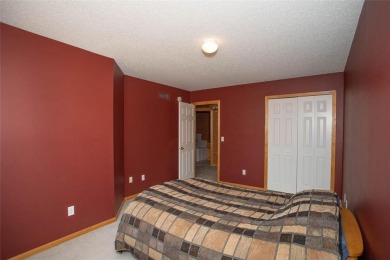 Desirable end unit in great Eagle Trace neighborhood. 2 car on Eagle Valley Golf Course in Minnesota - for sale on GolfHomes.com, golf home, golf lot