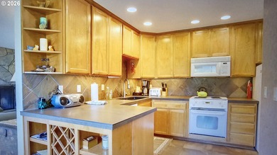 Remodeled ground floor unit with tremendous views. Open floor on The Resort at the Mountain in Oregon - for sale on GolfHomes.com, golf home, golf lot