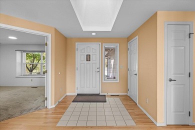 This beautifully maintained single-level home is tucked away on on Oak Knoll Golf Course in Oregon - for sale on GolfHomes.com, golf home, golf lot