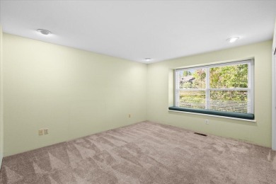 This beautifully maintained single-level home is tucked away on on Oak Knoll Golf Course in Oregon - for sale on GolfHomes.com, golf home, golf lot