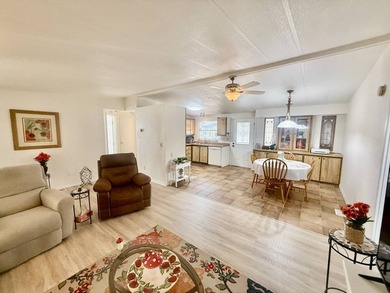 Home is located in Water Oak Country Club Estates in Lady Lake on Water Oak Country Club Estates in Florida - for sale on GolfHomes.com, golf home, golf lot