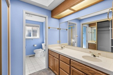 This beautifully maintained single-level home is tucked away on on Oak Knoll Golf Course in Oregon - for sale on GolfHomes.com, golf home, golf lot