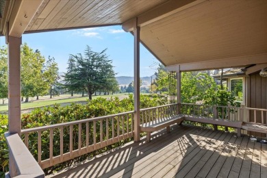 This beautifully maintained single-level home is tucked away on on Oak Knoll Golf Course in Oregon - for sale on GolfHomes.com, golf home, golf lot