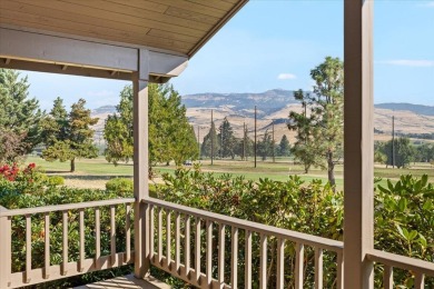 This beautifully maintained single-level home is tucked away on on Oak Knoll Golf Course in Oregon - for sale on GolfHomes.com, golf home, golf lot