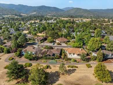 This beautifully maintained single-level home is tucked away on on Oak Knoll Golf Course in Oregon - for sale on GolfHomes.com, golf home, golf lot