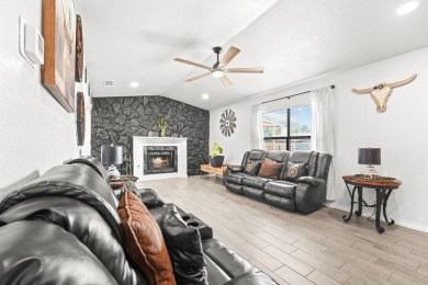 TALK ABOUT ADORABLE, THIS 3 BEDROOM/2 BATH/ 2 CAR GARAGE ON A on Hogan Park Golf Course in Texas - for sale on GolfHomes.com, golf home, golf lot