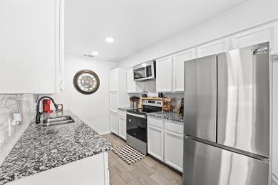 TALK ABOUT ADORABLE, THIS 3 BEDROOM/2 BATH/ 2 CAR GARAGE ON A on Hogan Park Golf Course in Texas - for sale on GolfHomes.com, golf home, golf lot