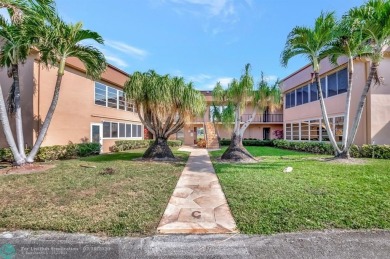 Exquisite 2-bedroom, 2-bathroom renovated unit beautifully on Kings Point Golf -Flanders Way in Florida - for sale on GolfHomes.com, golf home, golf lot