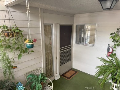 Nestled on a peaceful street, this inviting lower-level 'La on Leisure Village Par 3 Golf Course in California - for sale on GolfHomes.com, golf home, golf lot