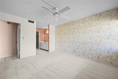 Under contract-accepting backup offers. PRICED TO SELL! Welcome on Largo Golf Course in Florida - for sale on GolfHomes.com, golf home, golf lot