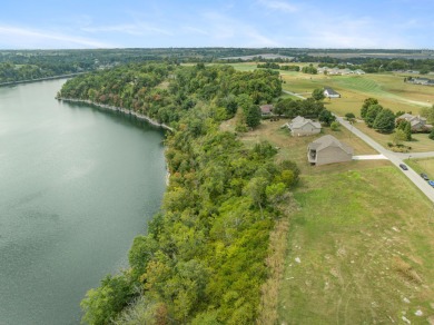 GREAT LAKE VIEW!  Like new, 1 year old, custom built home on Peninsula Golf Resort in Kentucky - for sale on GolfHomes.com, golf home, golf lot