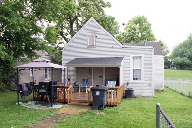 Location, location!  This 3 bedroom home is walking distance to on Cherry Valley Golf Course in Indiana - for sale on GolfHomes.com, golf home, golf lot