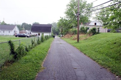 Location, location!  This 3 bedroom home is walking distance to on Cherry Valley Golf Course in Indiana - for sale on GolfHomes.com, golf home, golf lot