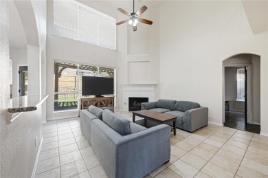 CHARMING 2 STORY ON A LARGE CORNER LOT! Fall in love with this on Oakmont Country Club in Texas - for sale on GolfHomes.com, golf home, golf lot