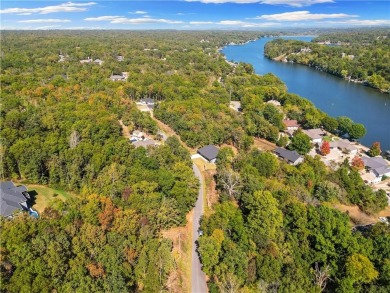 Close to Lake Loch Lochmond, Tiree Park and boat launch, and on Bella Vista Country Club - Highlands in Arkansas - for sale on GolfHomes.com, golf home, golf lot