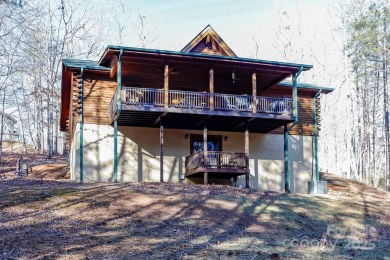 3600 sq ft, 3 bedroom, 3 bath, Southland Log home just 1 mile on Rumbling Bald Resort on Lake Lure in North Carolina - for sale on GolfHomes.com, golf home, golf lot