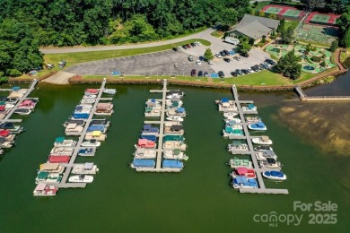 3600 sq ft, 3 bedroom, 3 bath, Southland Log home just 1 mile on Rumbling Bald Resort on Lake Lure in North Carolina - for sale on GolfHomes.com, golf home, golf lot