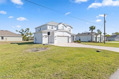 Christmas Special! READY TO MOVE-IN This 2-story home is a 3 on Kingsway Country Club in Florida - for sale on GolfHomes.com, golf home, golf lot