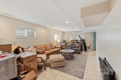 Beautifully situated in Terrace Lakes, this spacious tri-level on Terrace Lakes Golf Resort in Idaho - for sale on GolfHomes.com, golf home, golf lot