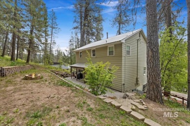 Beautifully situated in Terrace Lakes, this spacious tri-level on Terrace Lakes Golf Resort in Idaho - for sale on GolfHomes.com, golf home, golf lot