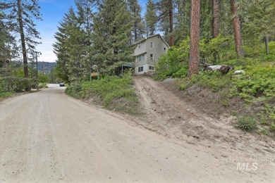 Beautifully situated in Terrace Lakes, this spacious tri-level on Terrace Lakes Golf Resort in Idaho - for sale on GolfHomes.com, golf home, golf lot