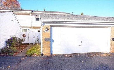 Welcome to Country Club Townhouses North Condos! Great location on Ohio Prestwick Country Club in Ohio - for sale on GolfHomes.com, golf home, golf lot