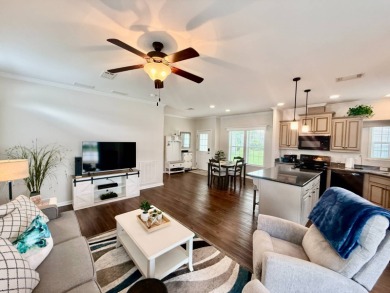 Located in Water Oak Country Club Estates in Lady Lake Florida on Water Oak Country Club Estates in Florida - for sale on GolfHomes.com, golf home, golf lot