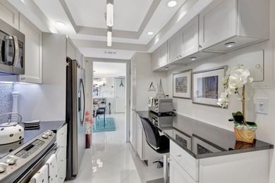 PENTHOUSE WITH VIEW GOLF AND CITY IN A PRIVATE GOLF COMMUNITY on Bear Lakes Country Club in Florida - for sale on GolfHomes.com, golf home, golf lot