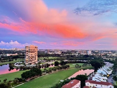 PENTHOUSE WITH VIEW GOLF AND CITY IN A PRIVATE GOLF COMMUNITY on The President Country Club in Florida - for sale on GolfHomes.com, golf home, golf lot