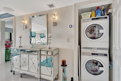 PENTHOUSE WITH VIEW GOLF AND CITY IN A PRIVATE GOLF COMMUNITY on Bear Lakes Country Club in Florida - for sale on GolfHomes.com, golf home, golf lot